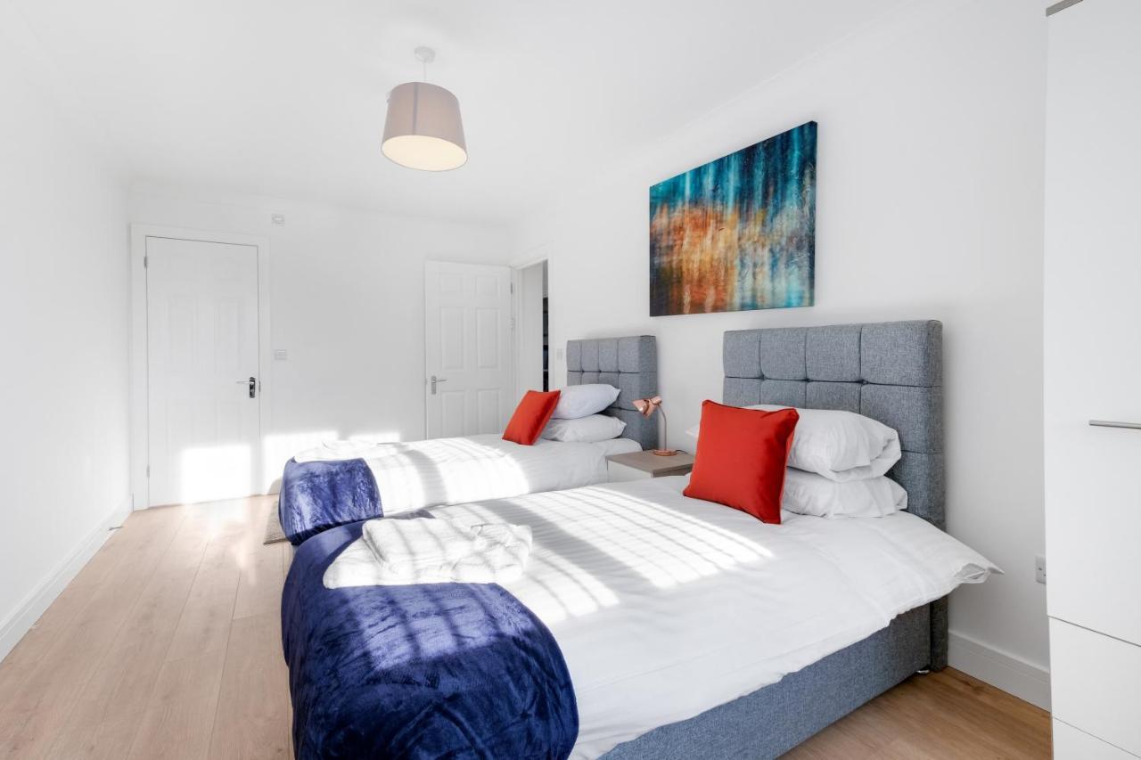 Pinewood Studios, Iver Slough Heathrow 1 & 2 Bedroom Apartments With Parking By Arista Living Buitenkant foto